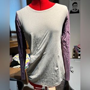 Lululemon REVERSIBLE long sleeve T-shirt